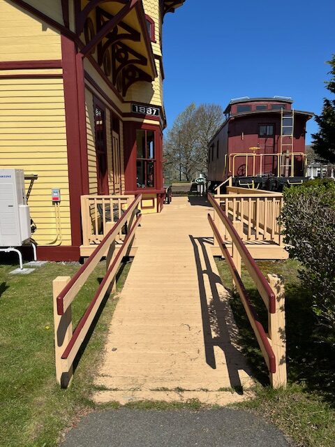 Wooden Caboose # 18452